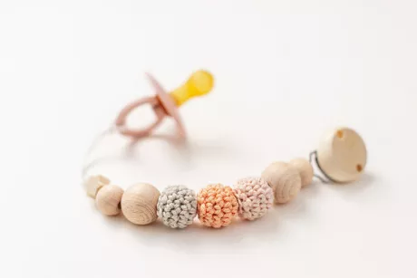 NoniKids Berlin - Schnullerkette Holz *Sternchen* 10 Farben I Bio Baumwollgarn I NoniKids | Avocadostore