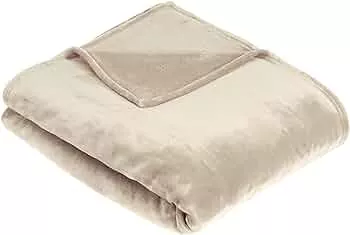 Amazon Basics - Kuscheldecke, aus samtweichem Plüsch - 168 x 229cm - Sand : Amazon.de: Küche, Haushalt & Wohnen