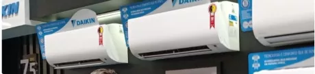 Ar Condicionado 12.000 BTUs Split Inverter Daikin Hi Wall Smart R-32 EcoSwing 12.000 Btu/h Frio