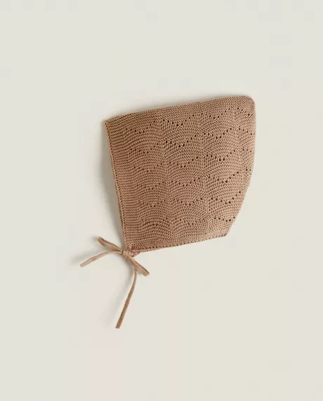 HÄUBCHEN MIT LOCHMUSTER | Zara Home Deutschland