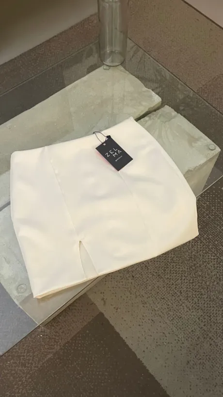 Saia Reta Off White Confortável