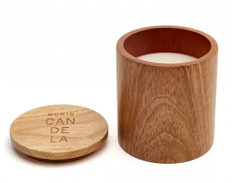 MUNIO CANDELA EARTH - Sojawachskerze im Holzvotiv – Linde – Lilli Green Shop